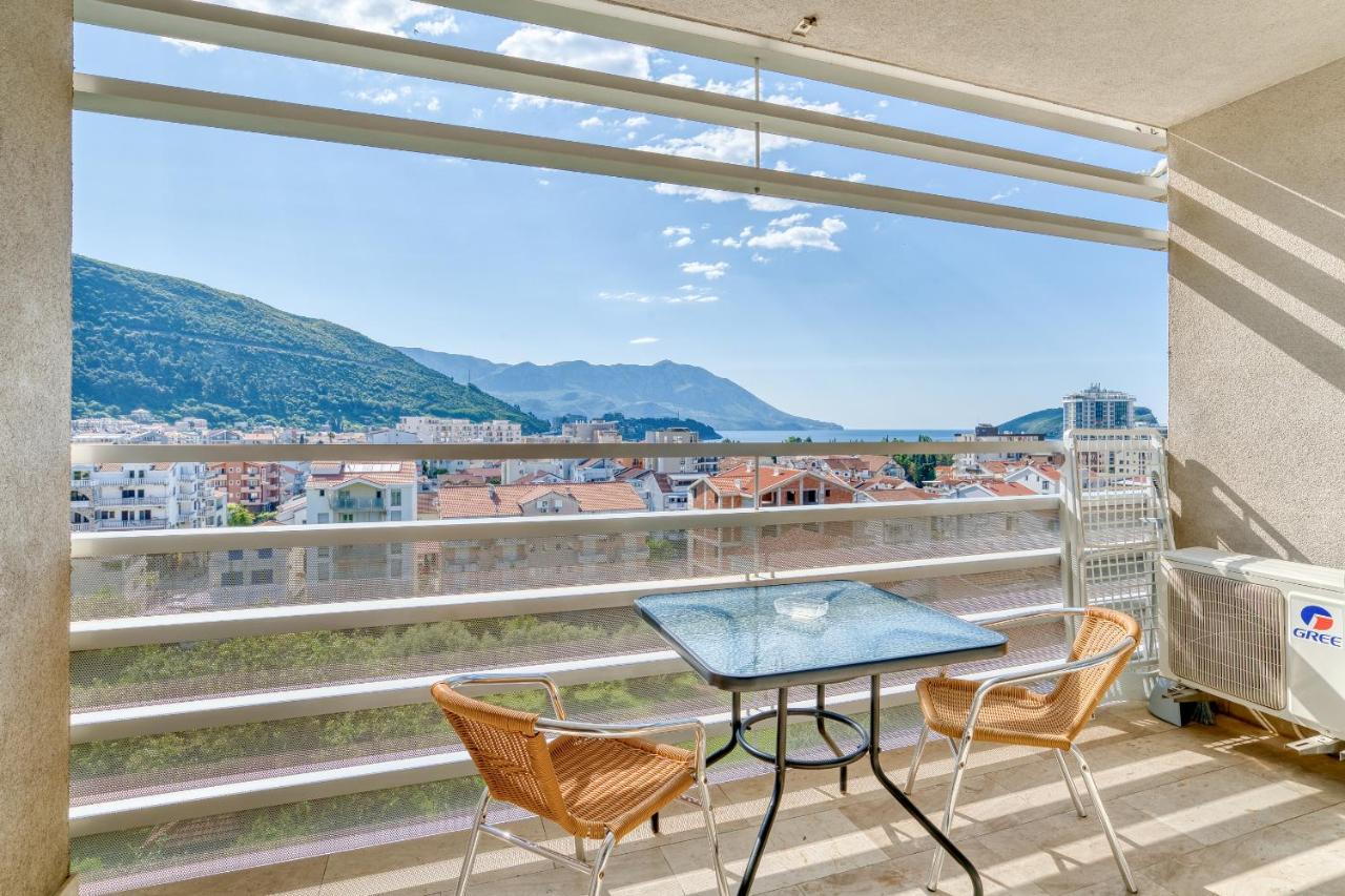 Apartment Sea View In *