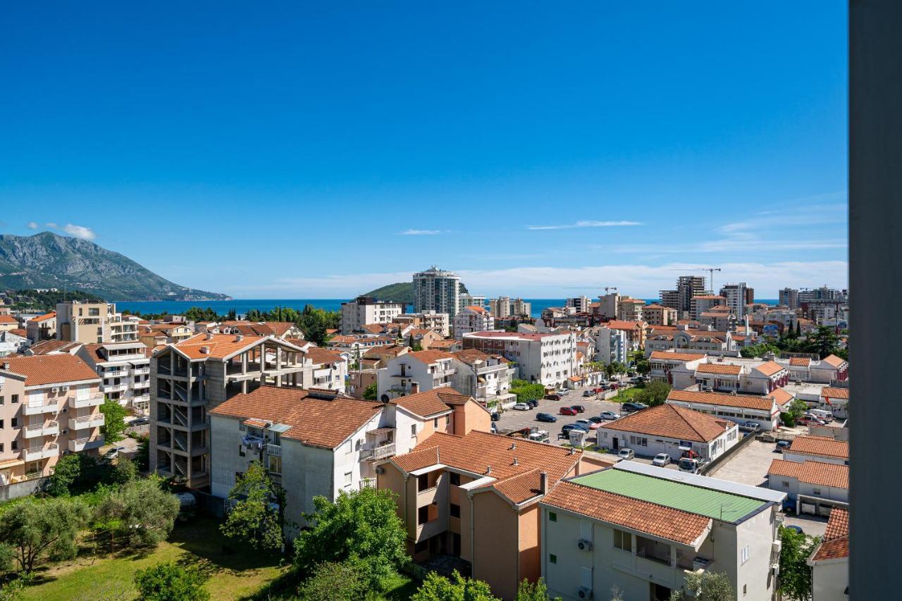 Sea View In Apartment *
